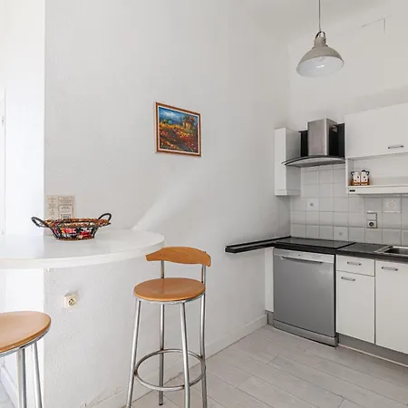 L'escapade Citadine Avec 2 Chambres, Proche De La Croisette, Des Plages Et Du Palais
