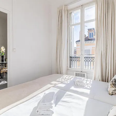 Apartamento L'escapade Citadine Avec 2 Chambres, Proche De La Croisette, Des Plages Et Du Palais Cannes